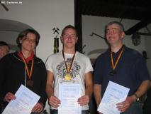 Deutsche Meisterschaft S3A-Siegerehrung: Claudia (Bronze) - Henning (Gold) - Michael (Silber)