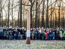 Das Modell ''Pinsel'' von Jenny und Bileen wird von den Zuschauern bestaunt.